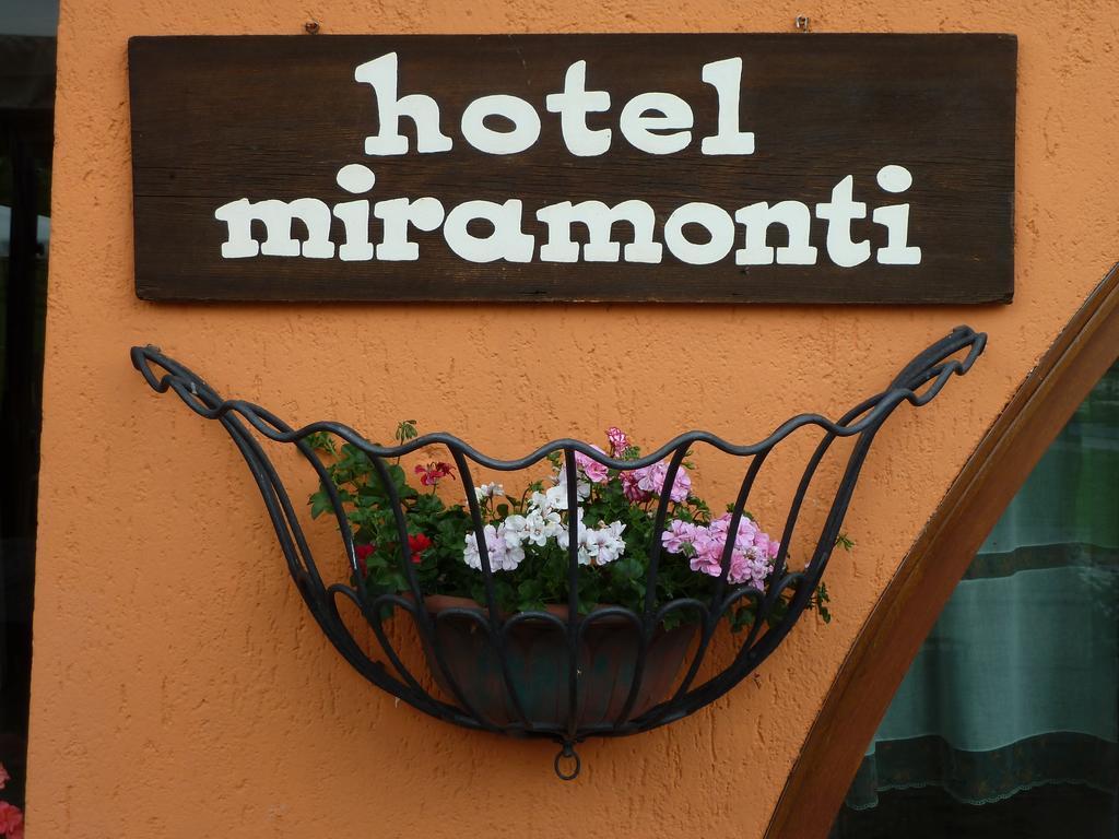 Albergo Miramonti Dependance อาเซียโก ภายนอก รูปภาพ